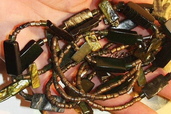 Dark Green Biwa Pearl Necklace with Golden Patina