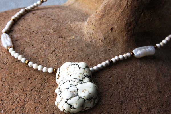 White and Gold Turquoise Necklace