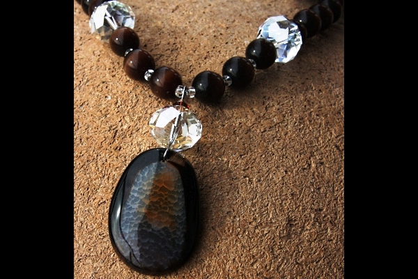 Dark Brown Agate and Cat`s Eye Gemstone Necklace