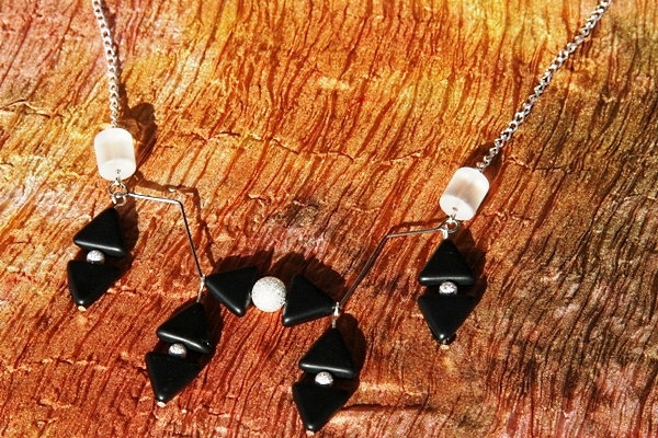 Unpredictable Geometry